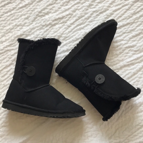 UGG Shoes - Ugg boots black with button size 7